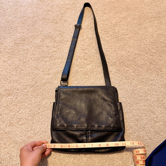 Handbags - BLACK PEBBLED LEATHER CROSSBODY PURSE 🖤